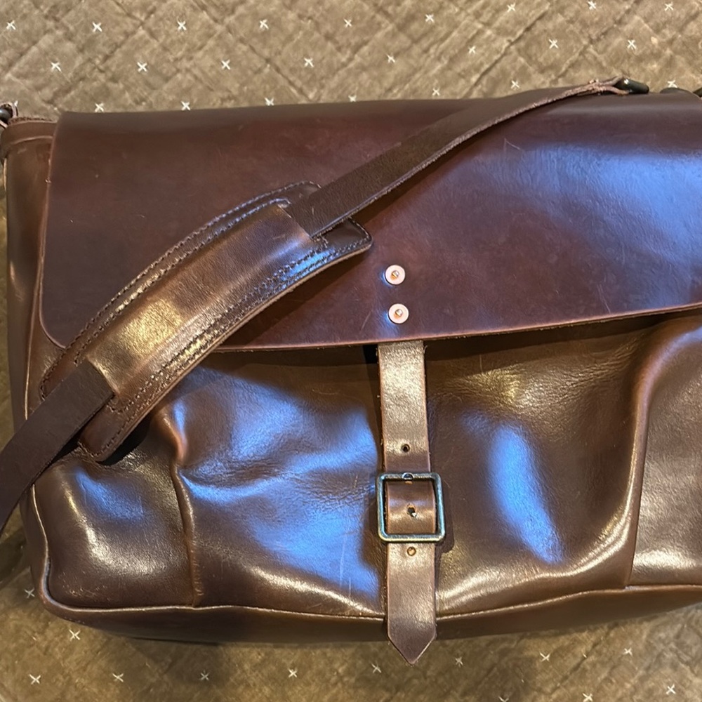 Elegant Brown Leather Briefcase with Structured Design